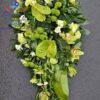 Palma pogrzebowa w kilku odcieniach zieleni ze storczykiem i anthurium